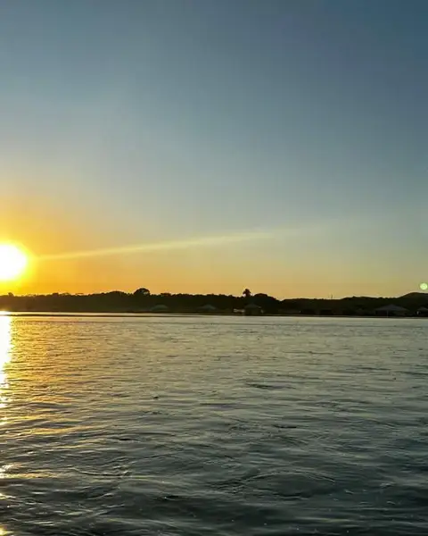 Nascer do sol na Praia da Gaivota, no Rio Araguaia, em Araguacema